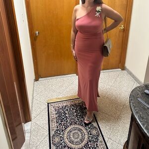 Chic Pink One-Shoulder Dress